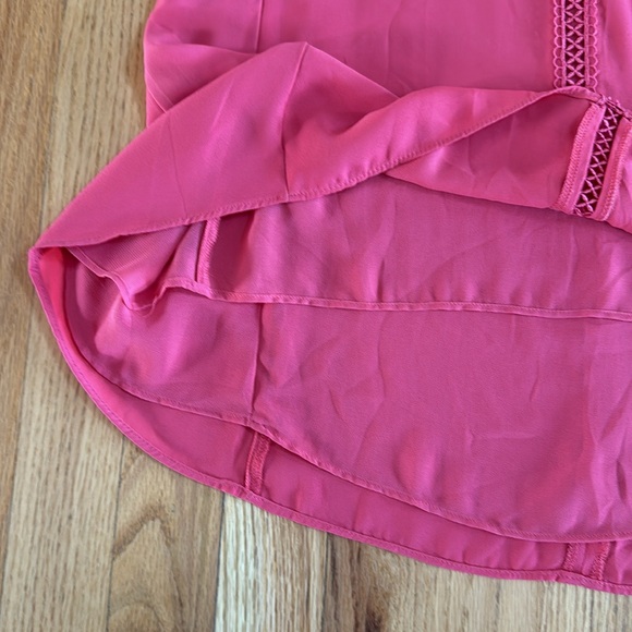 WHITE HOUSE BLACK MARKET Elegant Rose Sleeveless Top, Size Medium - Picture 3 of 7